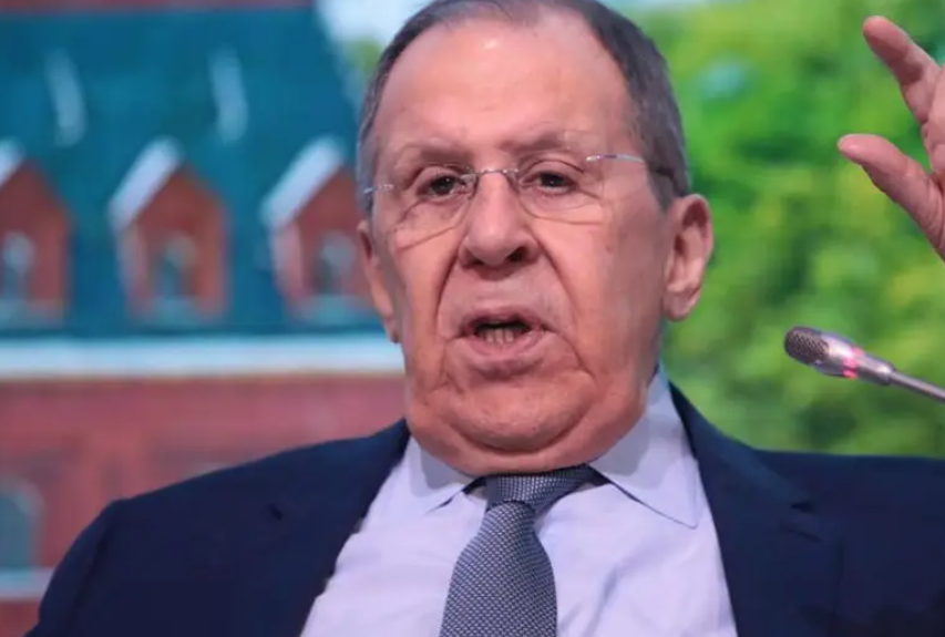 俄罗斯外长在特朗普将与泽连斯基会面之际抨击