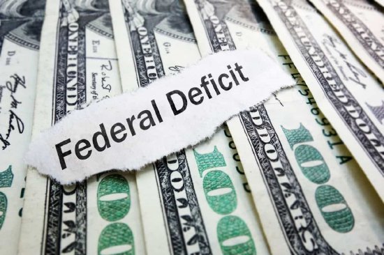 美国2025年赤字收窄至1.7万亿美元 得益于关税收入