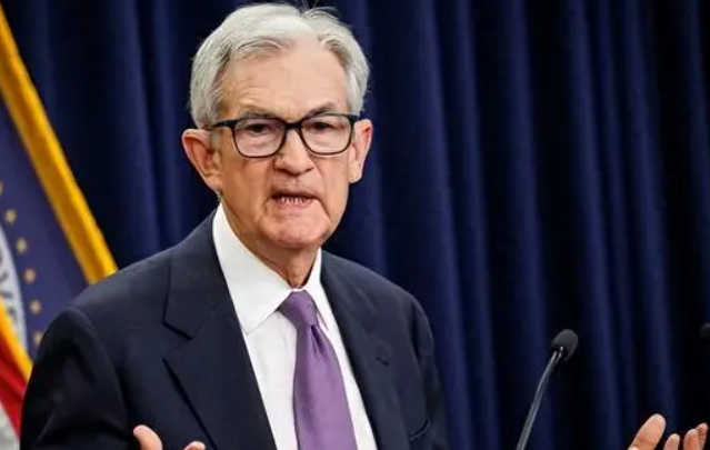 特朗普“敌意”升级：很想立刻炒掉鲍威尔，但